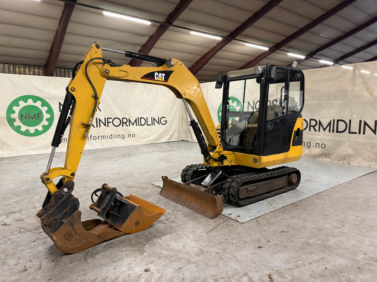 Minibagger Cat 302,5: das Bild 1
