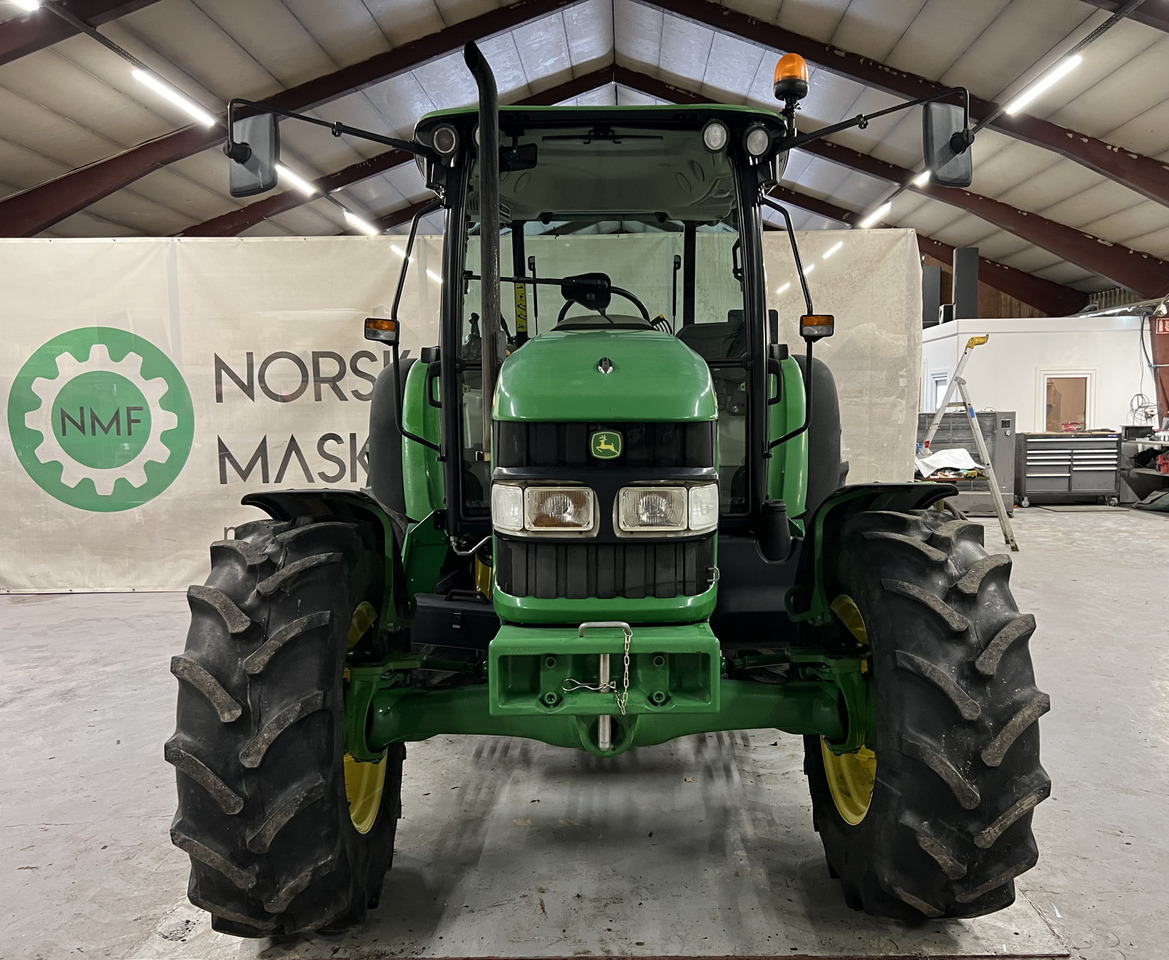John Deere 5720 #KUN 1318 Timer# Kan selges med redusert mva# - Traktor: das Bild 3 John Deere 5720 #KUN 1318 Timer# Kan selges med redusert mva# - Traktor: das Bild 3