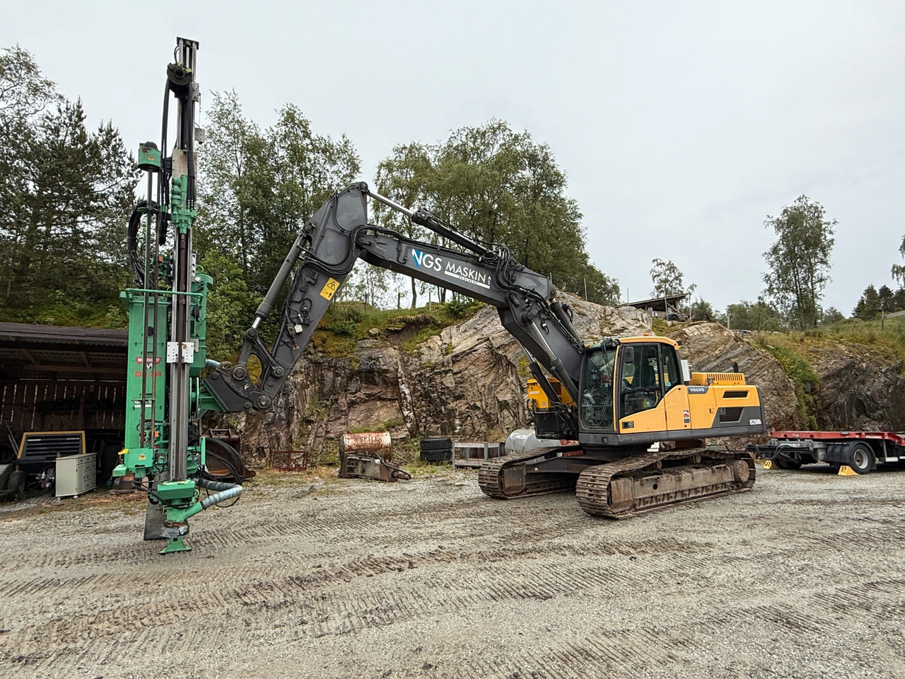 Volvo EC250DL med Montabert tårn - Kettenbagger: das Bild 2 Volvo EC250DL med Montabert tårn - Kettenbagger: das Bild 2