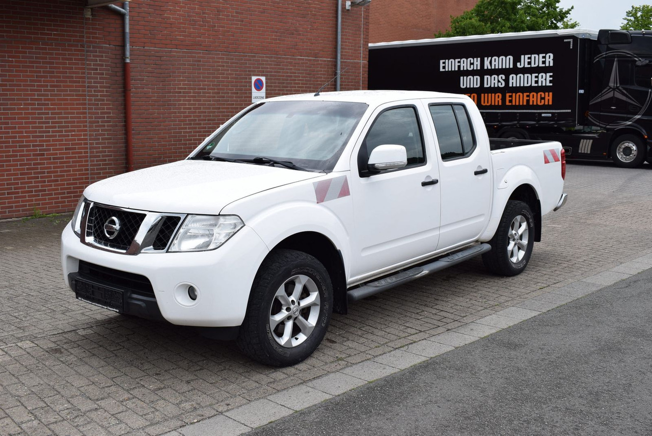 Nissan Navara Double Cab SE 4x4 Automatik Hardtop AHK - SUV/ Geländewagen: das Bild 5 Nissan Navara Double Cab SE 4x4 Automatik Hardtop AHK - SUV/ Geländewagen: das Bild 5