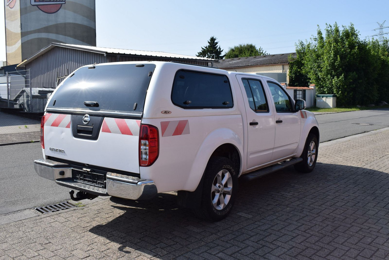 Nissan Navara Double Cab SE 4x4 Automatik Hardtop AHK - SUV/ Geländewagen: das Bild 4 Nissan Navara Double Cab SE 4x4 Automatik Hardtop AHK - SUV/ Geländewagen: das Bild 4