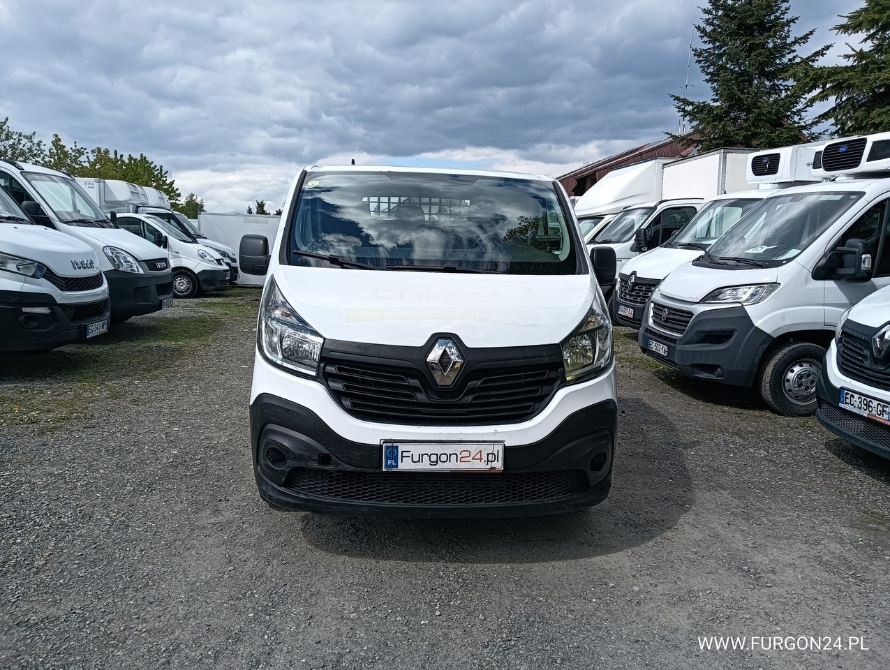 RENAULT TRAFIC SKRZYNIA PAKA Z NAJAZDAMI I PÓŁKAMI NR 689 - Pritsche Transporter: das Bild 2 RENAULT TRAFIC SKRZYNIA PAKA Z NAJAZDAMI I PÓŁKAMI NR 689 - Pritsche Transporter: das Bild 2