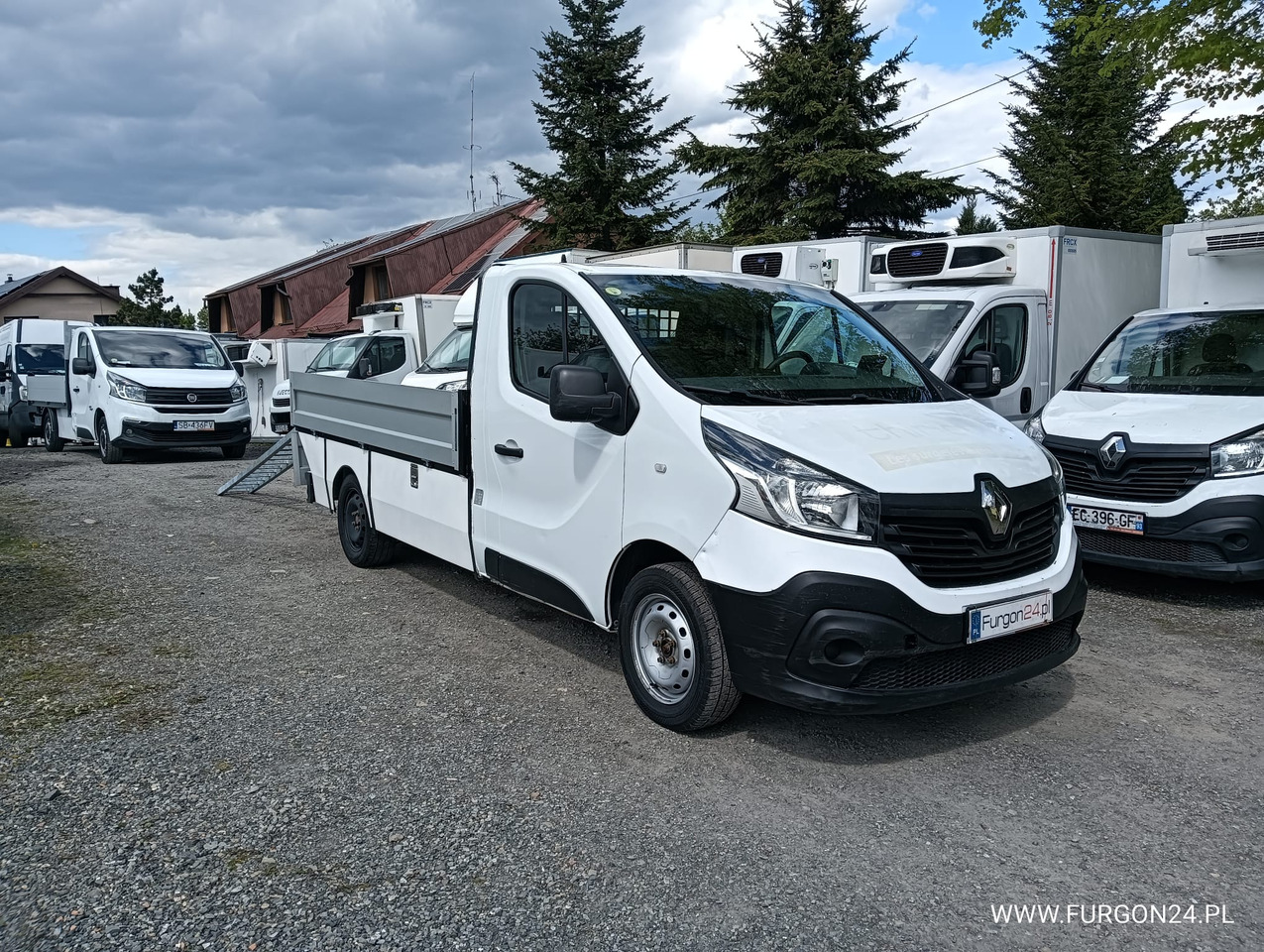 RENAULT TRAFIC SKRZYNIA PAKA Z NAJAZDAMI I PÓŁKAMI NR 689 - Pritsche Transporter: das Bild 3 RENAULT TRAFIC SKRZYNIA PAKA Z NAJAZDAMI I PÓŁKAMI NR 689 - Pritsche Transporter: das Bild 3