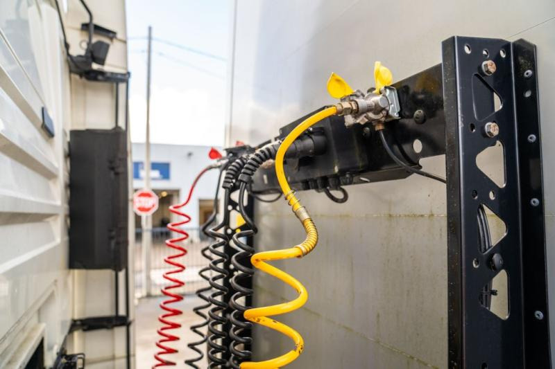 Auflieger KOGEL S24-1 - TAUT MEGA-H=3m: das Bild 9 Auflieger KOGEL S24-1 - TAUT MEGA-H=3m: das Bild 9