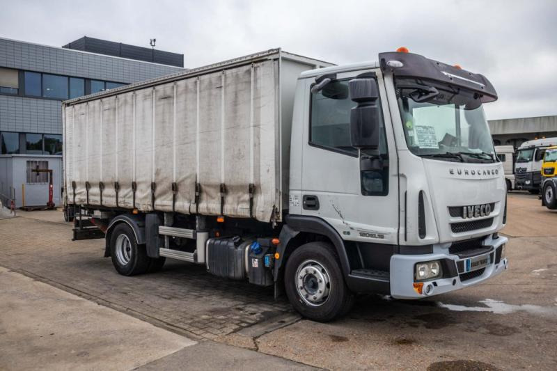 Iveco EUROCARGO 120EL19 - Plane LKW: das Bild 2 Iveco EUROCARGO 120EL19 - Plane LKW: das Bild 2