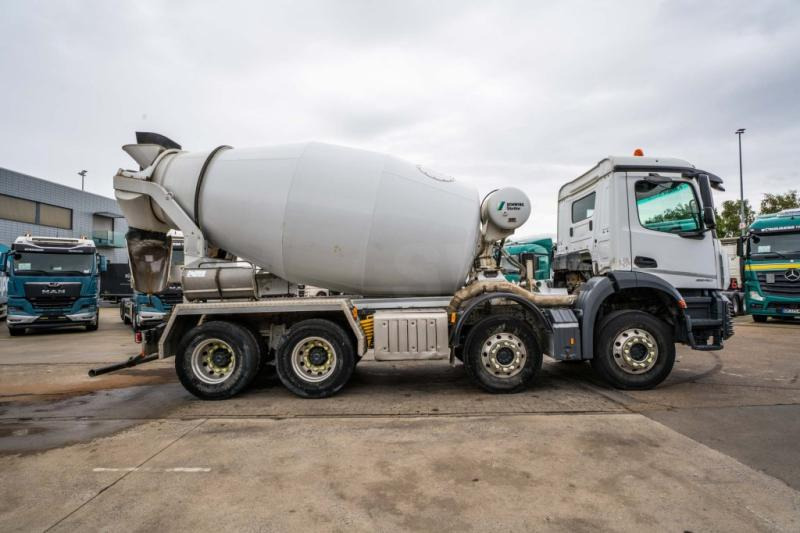 Mercedes AROCS 3240 + STETTER 9m3 - Fahrmischer: das Bild 3 Mercedes AROCS 3240 + STETTER 9m3 - Fahrmischer: das Bild 3