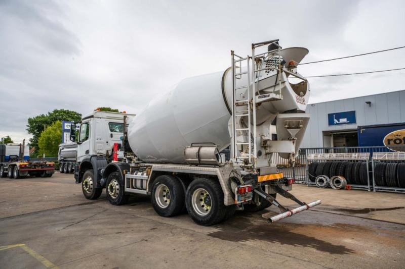 Mercedes AROCS 3240 + STETTER 9m3 - Fahrmischer: das Bild 5 Mercedes AROCS 3240 + STETTER 9m3 - Fahrmischer: das Bild 5