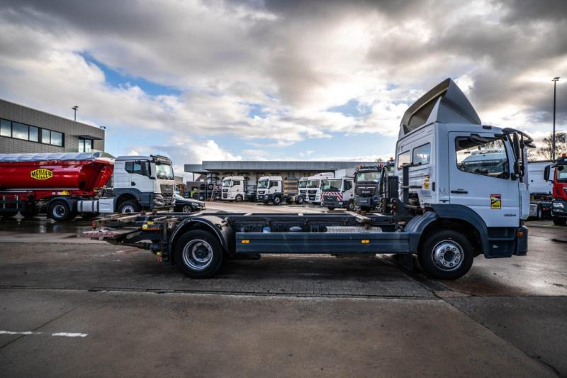 Mercedes ATEGO 1224 // HAYON DHOLLANDIA - Containerwagen/ Wechselfahrgestell LKW: das Bild 3 Mercedes ATEGO 1224 // HAYON DHOLLANDIA - Containerwagen/ Wechselfahrgestell LKW: das Bild 3