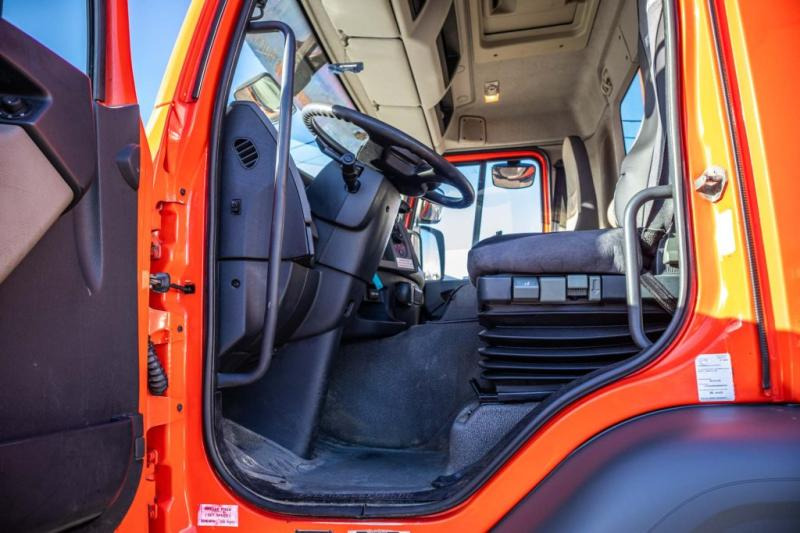 Innenraum Bild 1: Pritsche LKW, Autokran Renault KERAX 380DXI+E5+PK16TM/3EXT