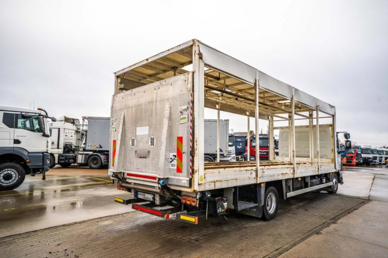 Renault MIDLUM 180 DXI (12 T) - Plane LKW: das Bild 4 Renault MIDLUM 180 DXI (12 T) - Plane LKW: das Bild 4