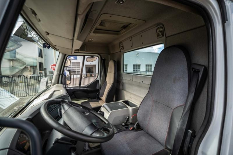 Innenraum Bild 1: Containerwagen/ Wechselfahrgestell LKW Renault PREMIUM 340 DXI // HAYON RETRACT