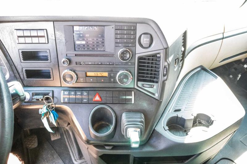 Sattelzugmaschine Mercedes ACTROS 1848 LS: das Bild 6