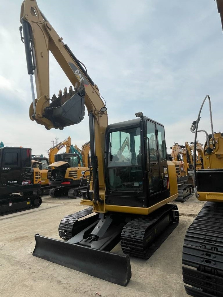 CAT 305.5E2 - Minibagger: das Bild 2 CAT 305.5E2 - Minibagger: das Bild 2