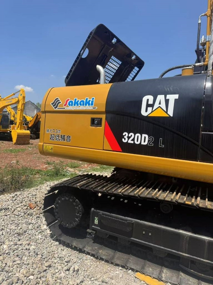CAT 320D2 - Kettenbagger: das Bild 2 CAT 320D2 - Kettenbagger: das Bild 2