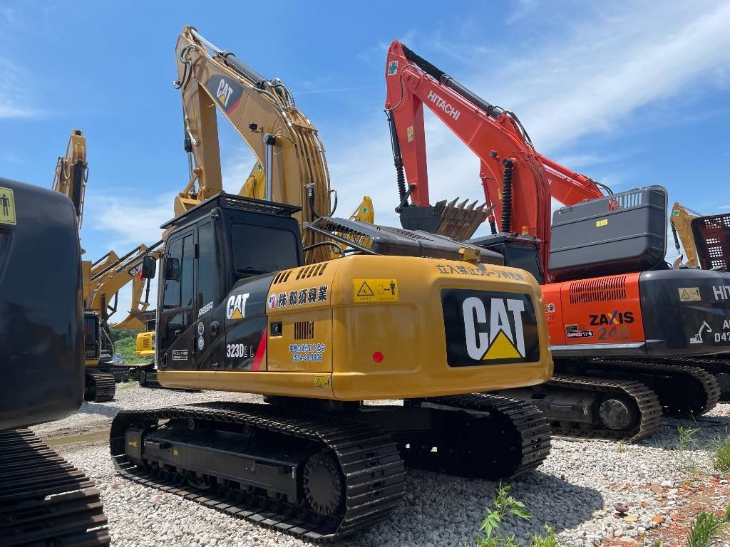 CAT 323D2 - Kettenbagger: das Bild 5 CAT 323D2 - Kettenbagger: das Bild 5