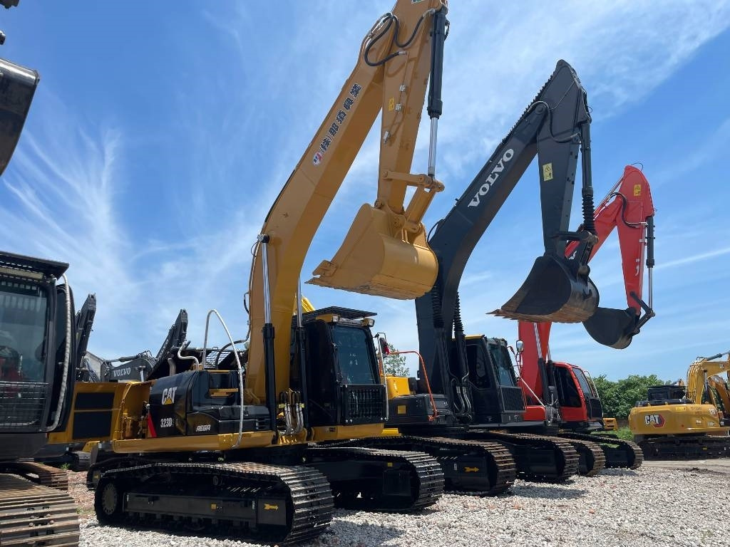 CAT 323D2 - Kettenbagger: das Bild 4 CAT 323D2 - Kettenbagger: das Bild 4