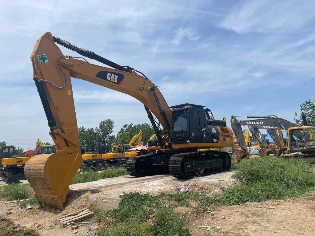 CAT 330D2 - Kettenbagger: das Bild 2 CAT 330D2 - Kettenbagger: das Bild 2