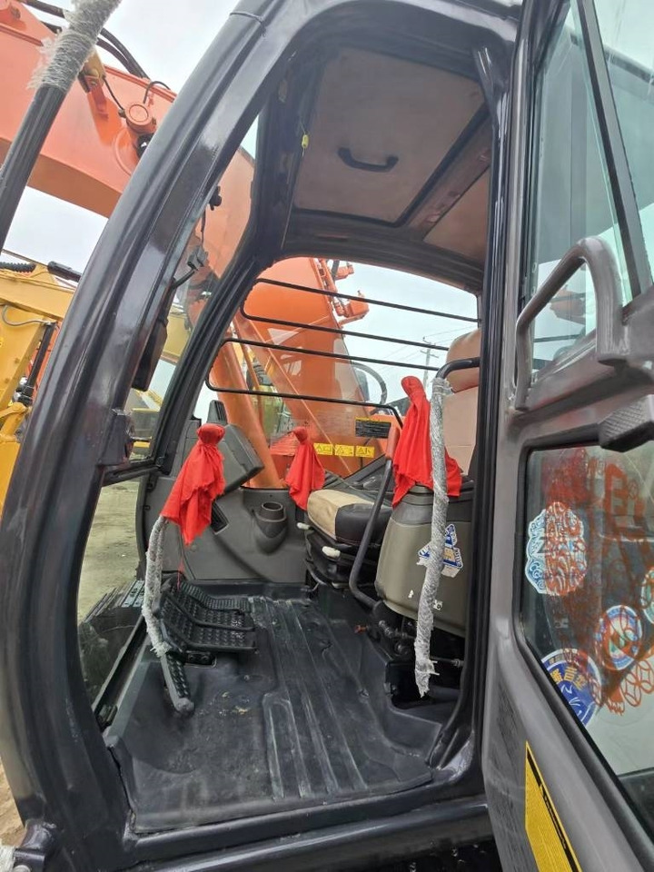 Hitachi ZX 135 US - Kettenbagger: das Bild 2 Hitachi ZX 135 US - Kettenbagger: das Bild 2