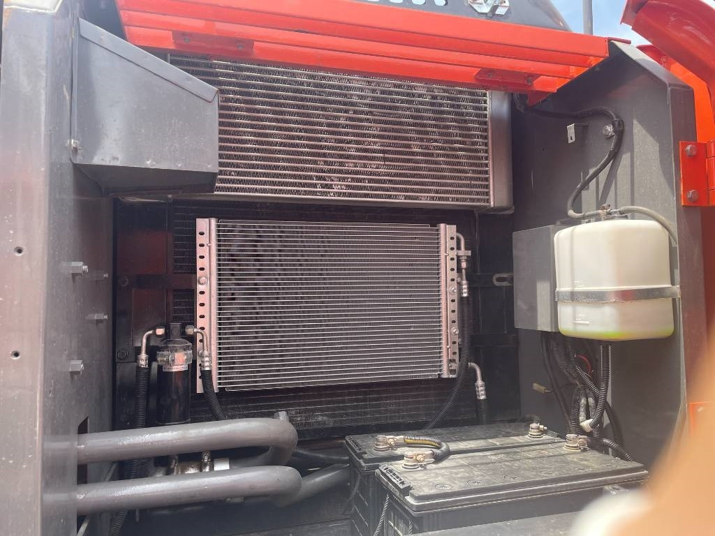 Hitachi ZX 200 - Kettenbagger: das Bild 5 Hitachi ZX 200 - Kettenbagger: das Bild 5