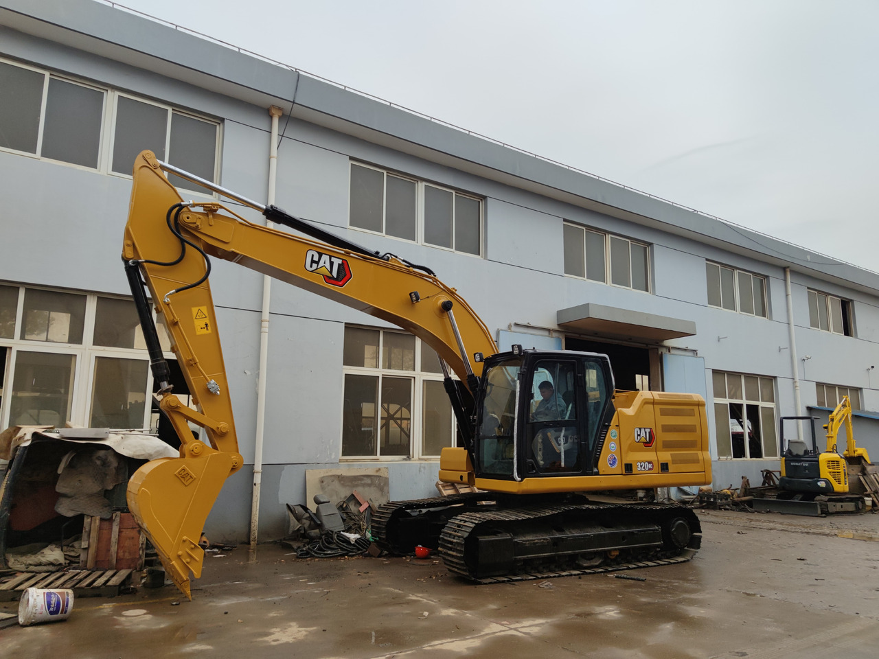 CATERPILLAR 320GC - Mobilkran: das Bild 5 CATERPILLAR 320GC - Mobilkran: das Bild 5