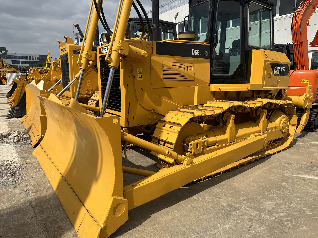 CATERPILLAR D6G CAT dozer - Bulldozer: das Bild 1 CATERPILLAR D6G CAT dozer - Bulldozer: das Bild 1