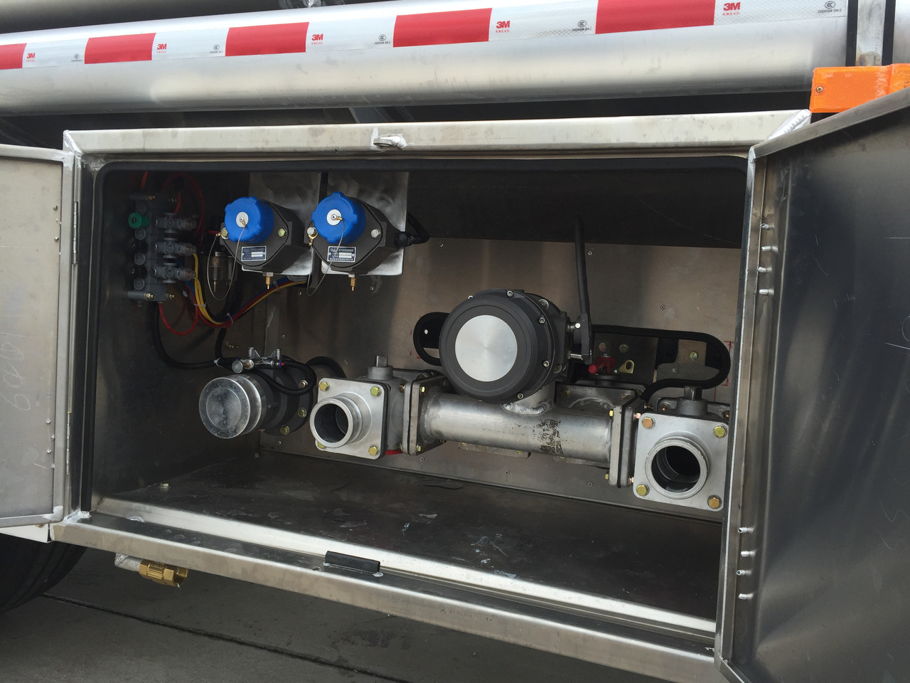 NEU: Tankauflieger Für die Beförderung von Kraftstoff JSIE JSIE9400FT: das Bild 9 NEU: Tankauflieger Für die Beförderung von Kraftstoff JSIE JSIE9400FT: das Bild 9