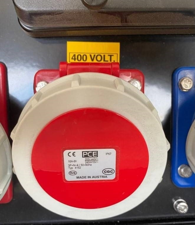 Socket Box 20 kVA - 32A - 2x 16A - IPX8 - DPX-2806 - Baugeräte: das Bild 4 Socket Box 20 kVA - 32A - 2x 16A - IPX8 - DPX-2806 - Baugeräte: das Bild 4
