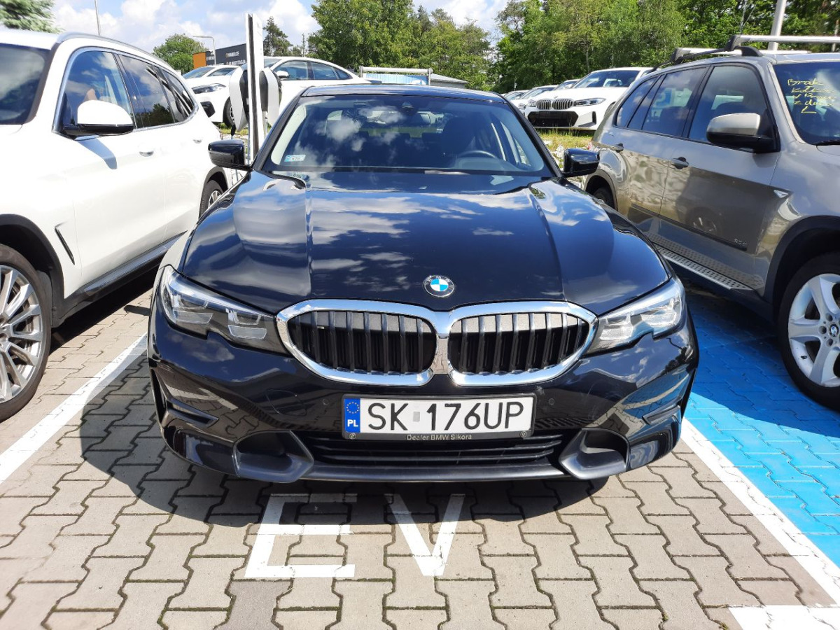 BMW 318 I SPORT LINE SEDAN - Limousine: das Bild 5 BMW 318 I SPORT LINE SEDAN - Limousine: das Bild 5