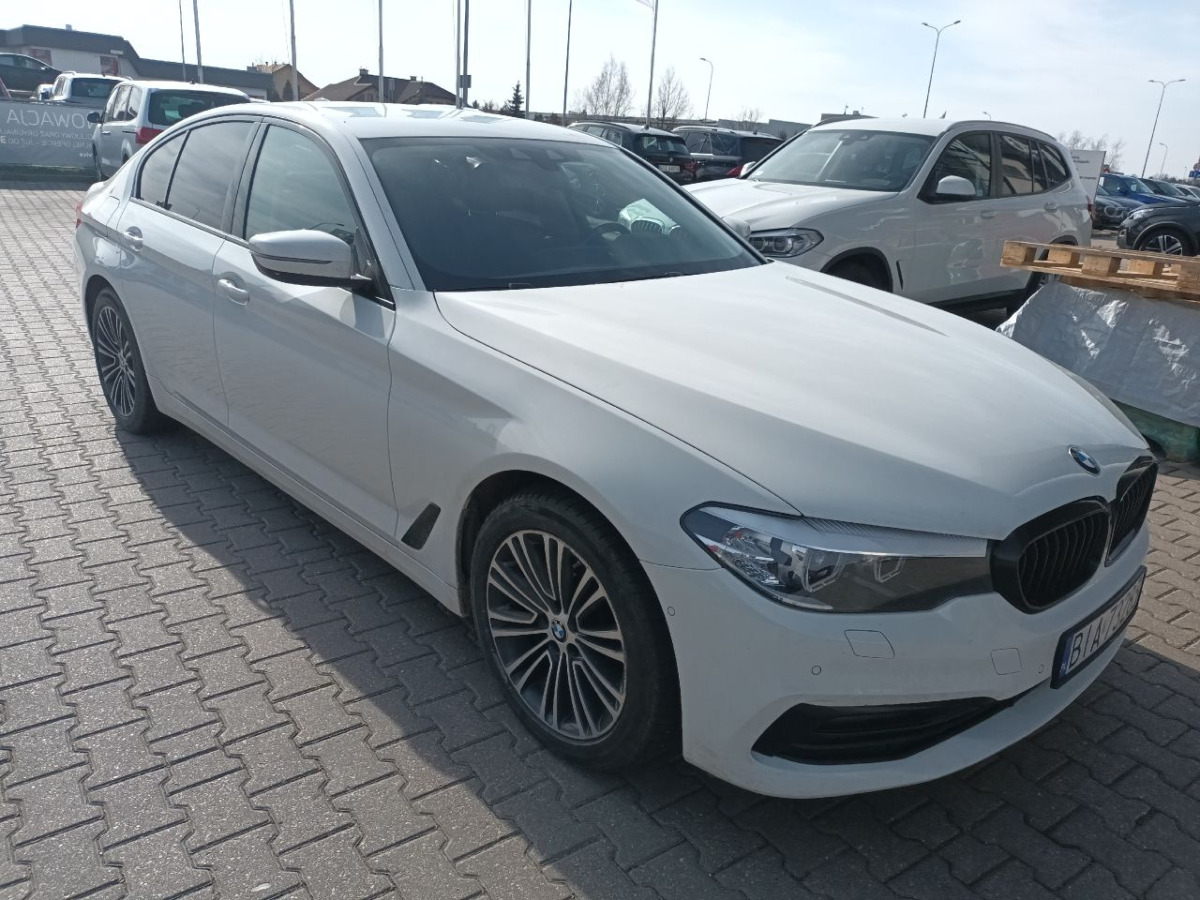 PKW BMW 520d xDrive mHEV M Sport SEDAN: das Bild 1