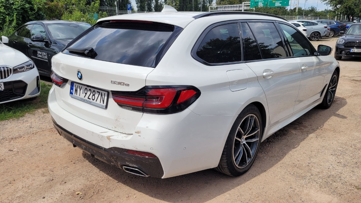 BMW 530e xDrive M Sport KOMBI - PKW: das Bild 4 BMW 530e xDrive M Sport KOMBI - PKW: das Bild 4