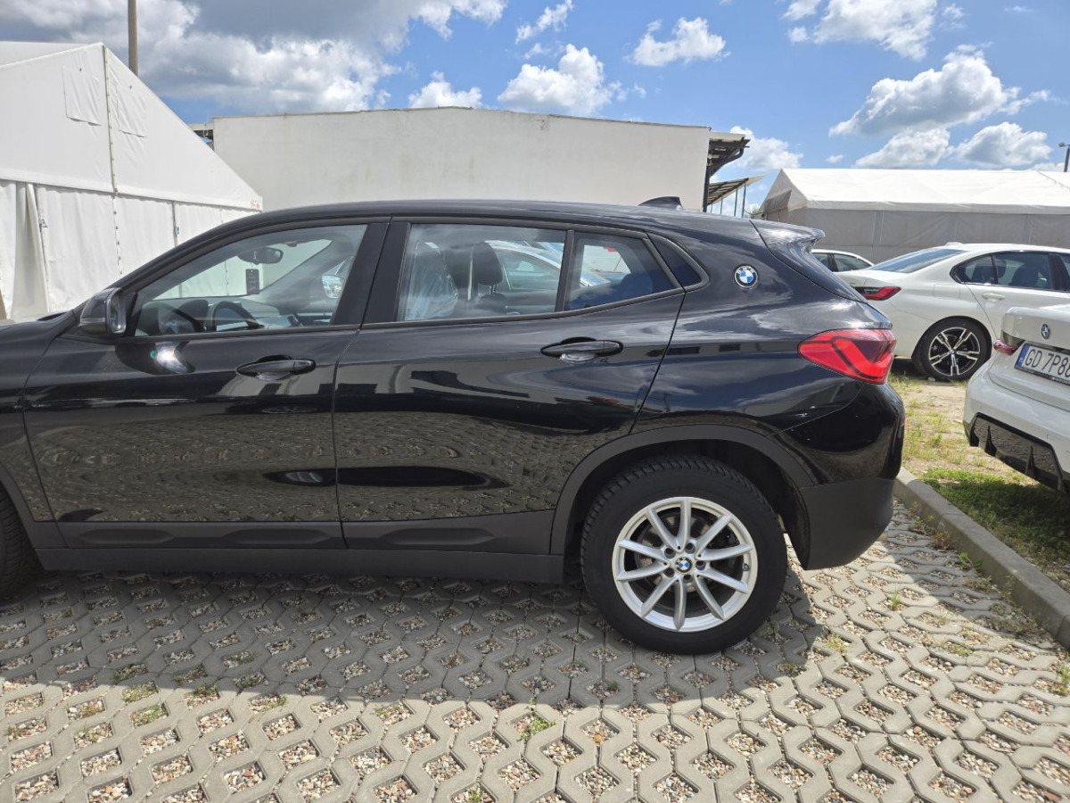 Schrägheck BMW X2 sDrive18d Advantage aut HATCHBACK: das Bild 6