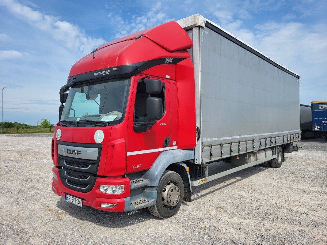 DAF LF SOLÓWKA - Plane LKW: das Bild 2 DAF LF SOLÓWKA - Plane LKW: das Bild 2