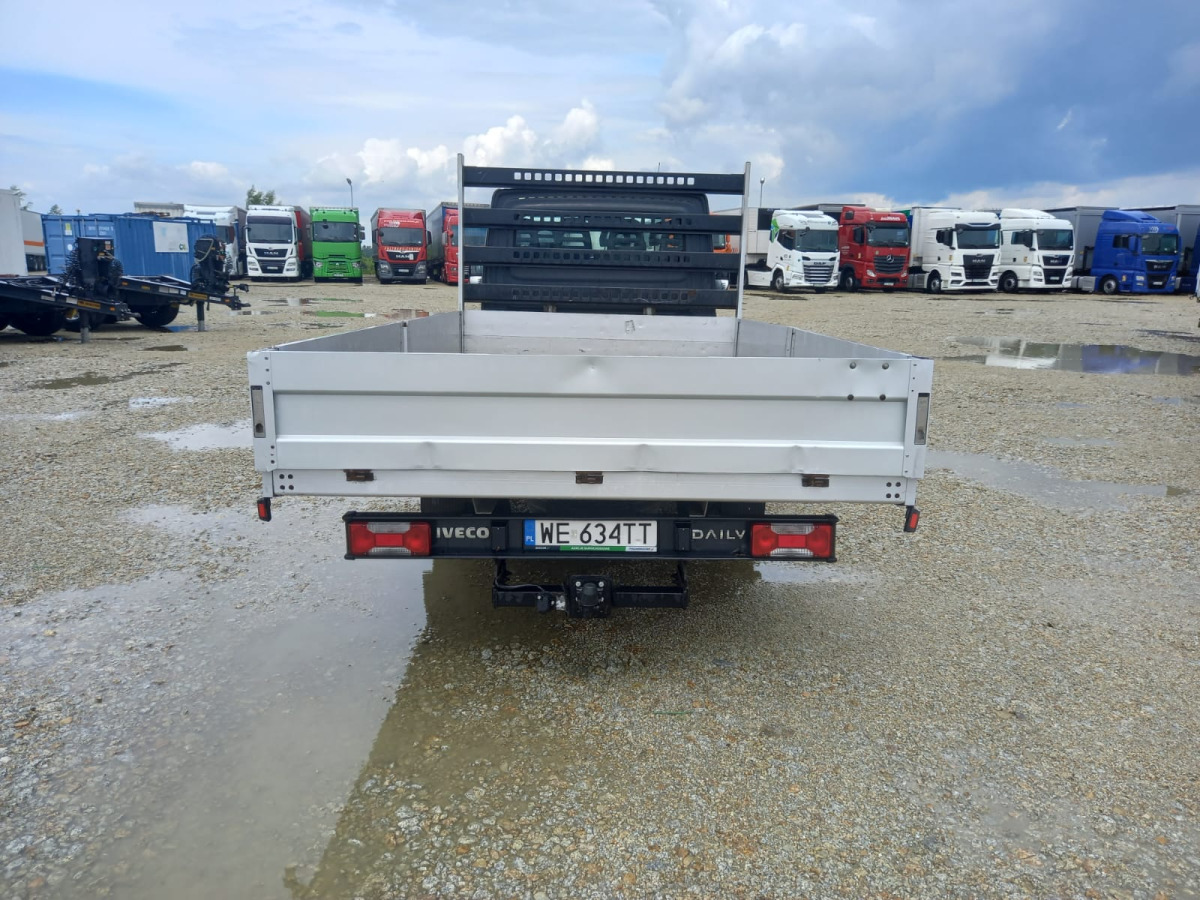 IVECO DAILY 35S15 DOKA - Transporter mit Doppelkabine: das Bild 4 IVECO DAILY 35S15 DOKA - Transporter mit Doppelkabine: das Bild 4