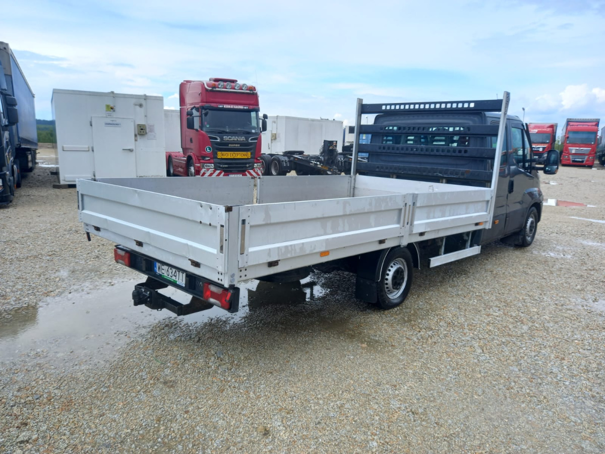 IVECO DAILY 35S15 DOKA - Transporter mit Doppelkabine: das Bild 5 IVECO DAILY 35S15 DOKA - Transporter mit Doppelkabine: das Bild 5