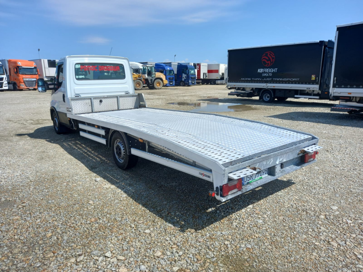 Abschleppwagen IVECO DAILY 35S18 3.0 AUTOLAWETA: das Bild 6