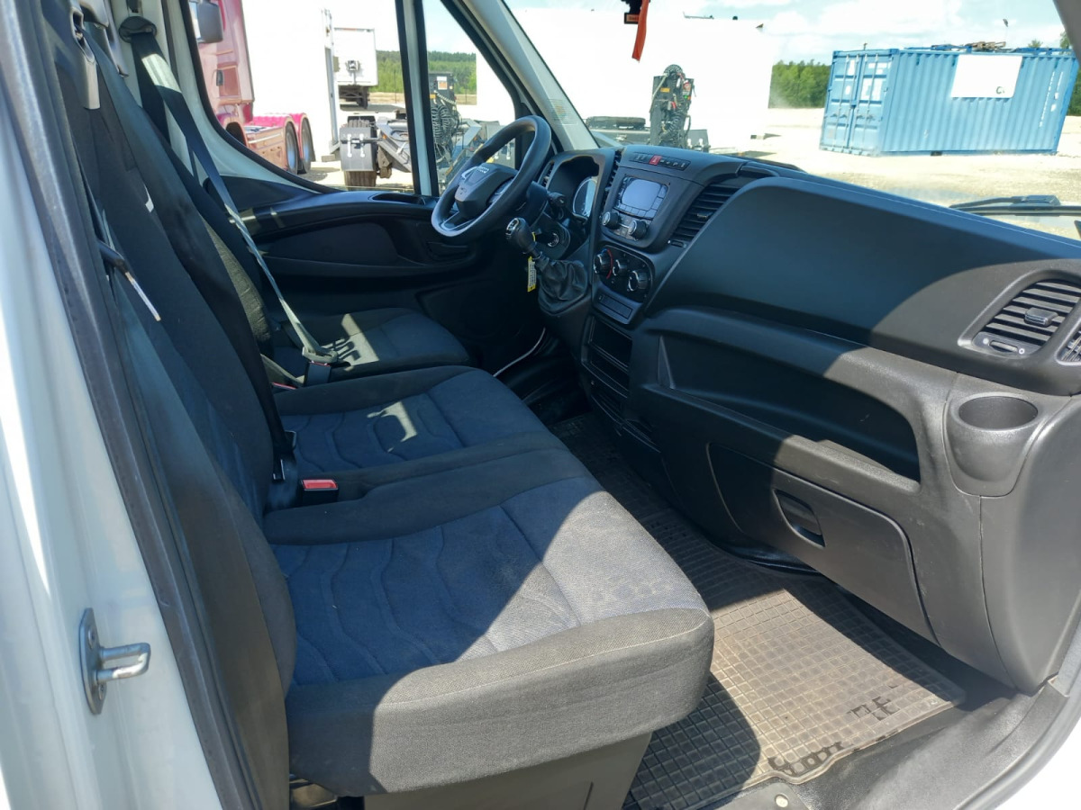Abschleppwagen IVECO DAILY 35S18 3.0 AUTOLAWETA: das Bild 10