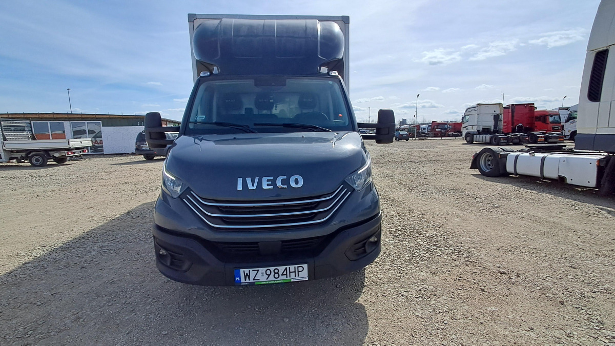 IVECO DAILY 50C18 KONTENER Z WINDĄ - Koffer Transporter: das Bild 2 IVECO DAILY 50C18 KONTENER Z WINDĄ - Koffer Transporter: das Bild 2