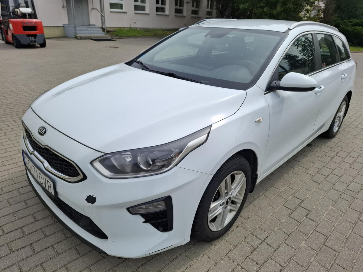 KIA CEED KOMBI - PKW: das Bild 2 KIA CEED KOMBI - PKW: das Bild 2