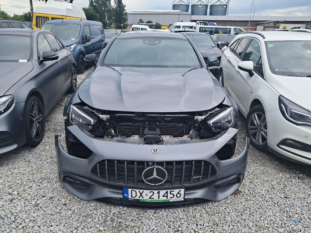 MERCEDES BENZ AMG E63S SEDAN - Limousine: das Bild 2 MERCEDES BENZ AMG E63S SEDAN - Limousine: das Bild 2