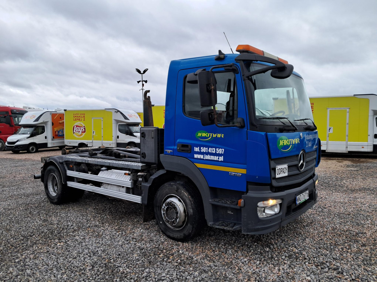 MERCEDES BENZ ATEGO HAKOWIEC - Abrollkipper: das Bild 1 MERCEDES BENZ ATEGO HAKOWIEC - Abrollkipper: das Bild 1