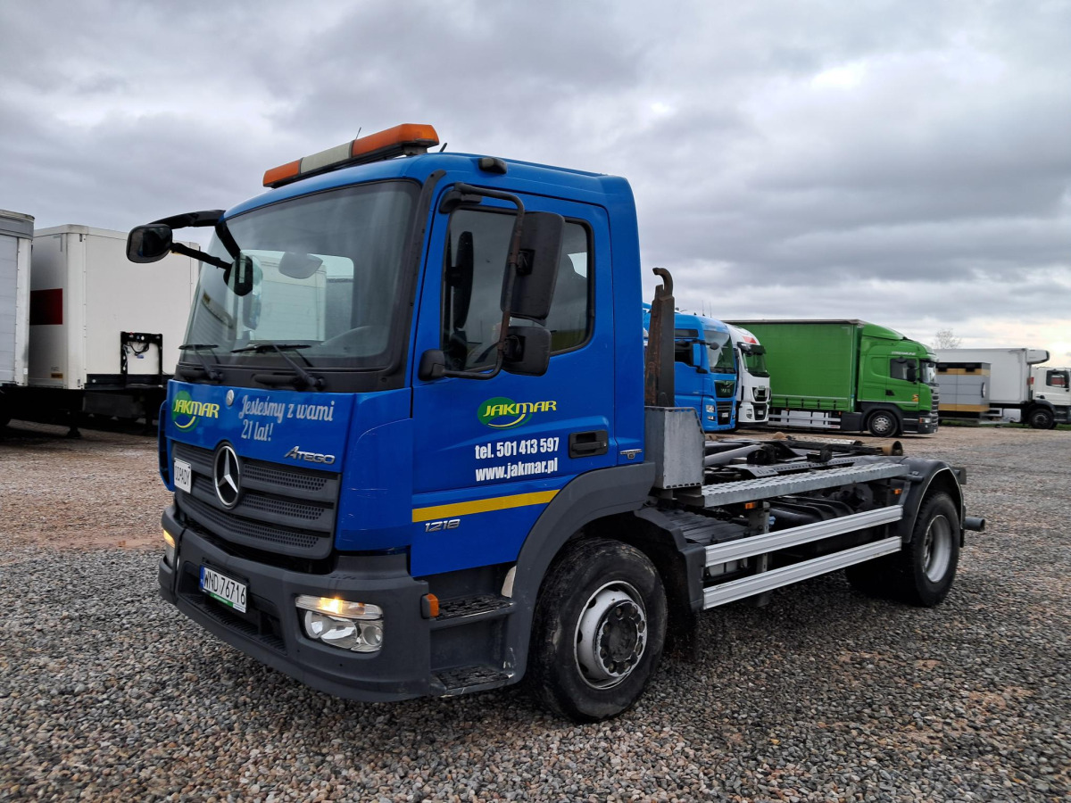 MERCEDES BENZ ATEGO HAKOWIEC - Abrollkipper: das Bild 2 MERCEDES BENZ ATEGO HAKOWIEC - Abrollkipper: das Bild 2