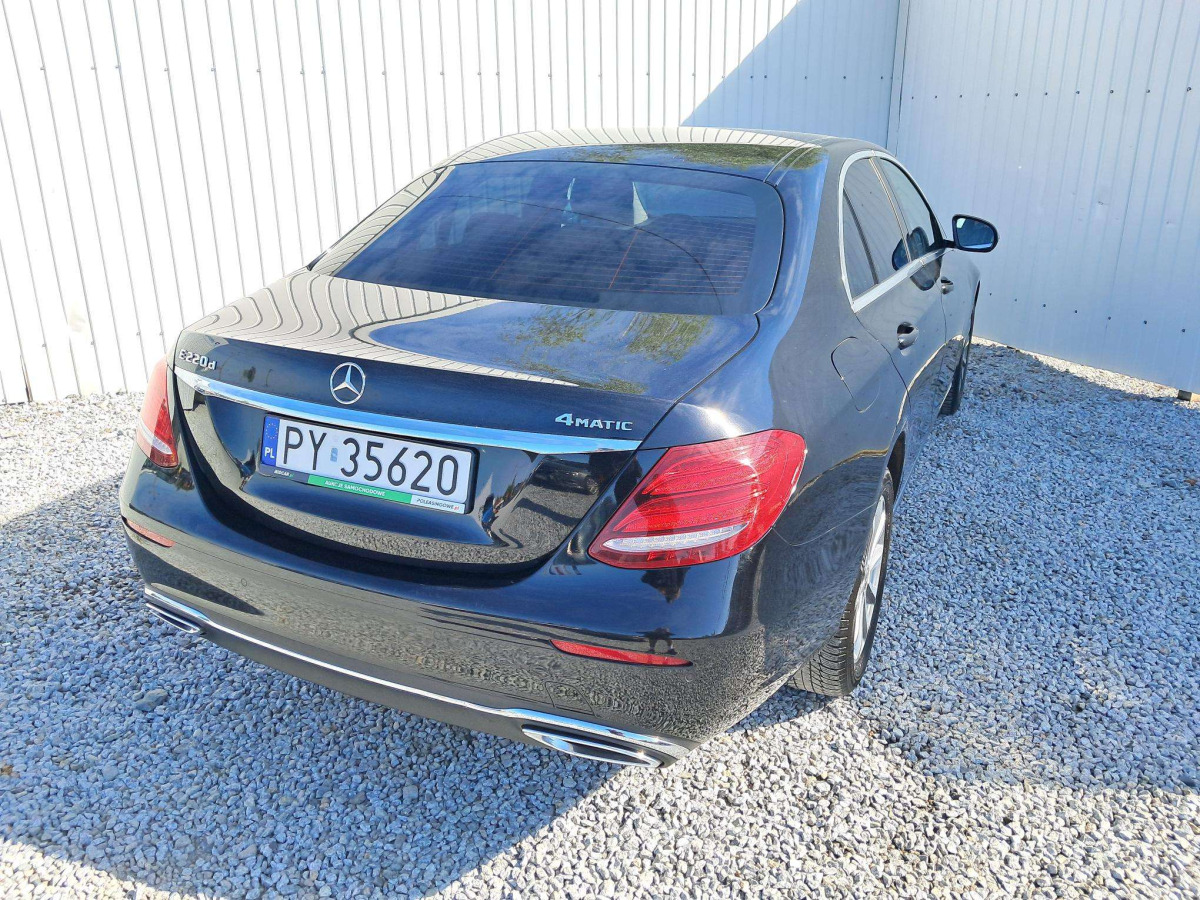 MERCEDES BENZ E 220 D 4MATIC SEDAN - PKW: das Bild 5 MERCEDES BENZ E 220 D 4MATIC SEDAN - PKW: das Bild 5