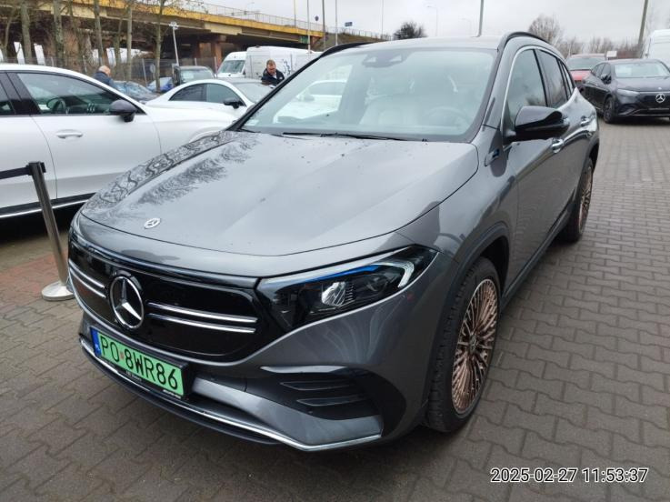 MERCEDES BENZ EQA 300 SUV - SUV/ Geländewagen: das Bild 2 MERCEDES BENZ EQA 300 SUV - SUV/ Geländewagen: das Bild 2
