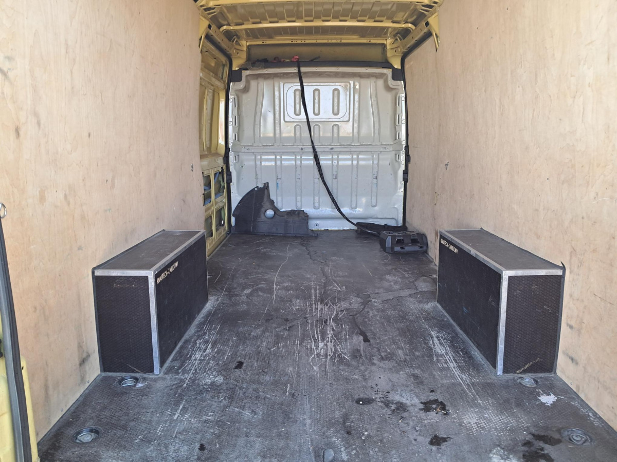 Kastenwagen PEUGEOT BOXER FURGON BLASZAK: das Bild 14