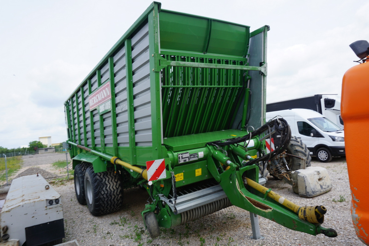 Przyczepa samozbierająca - BERGMANN CAREX 410S - Ladewagen: das Bild 1 Przyczepa samozbierająca - BERGMANN CAREX 410S - Ladewagen: das Bild 1