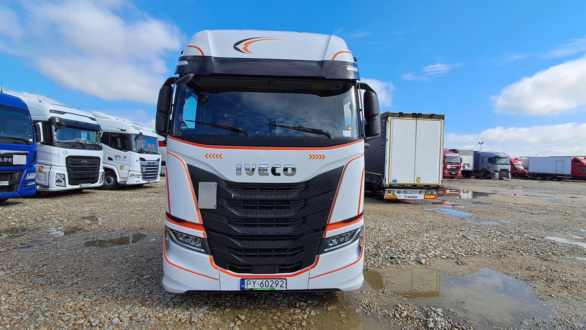 IVECO AS440ST/FP LT LNG CIĄGNIK SIODŁOWY - Sattelzugmaschine: das Bild 2 IVECO AS440ST/FP LT LNG CIĄGNIK SIODŁOWY - Sattelzugmaschine: das Bild 2