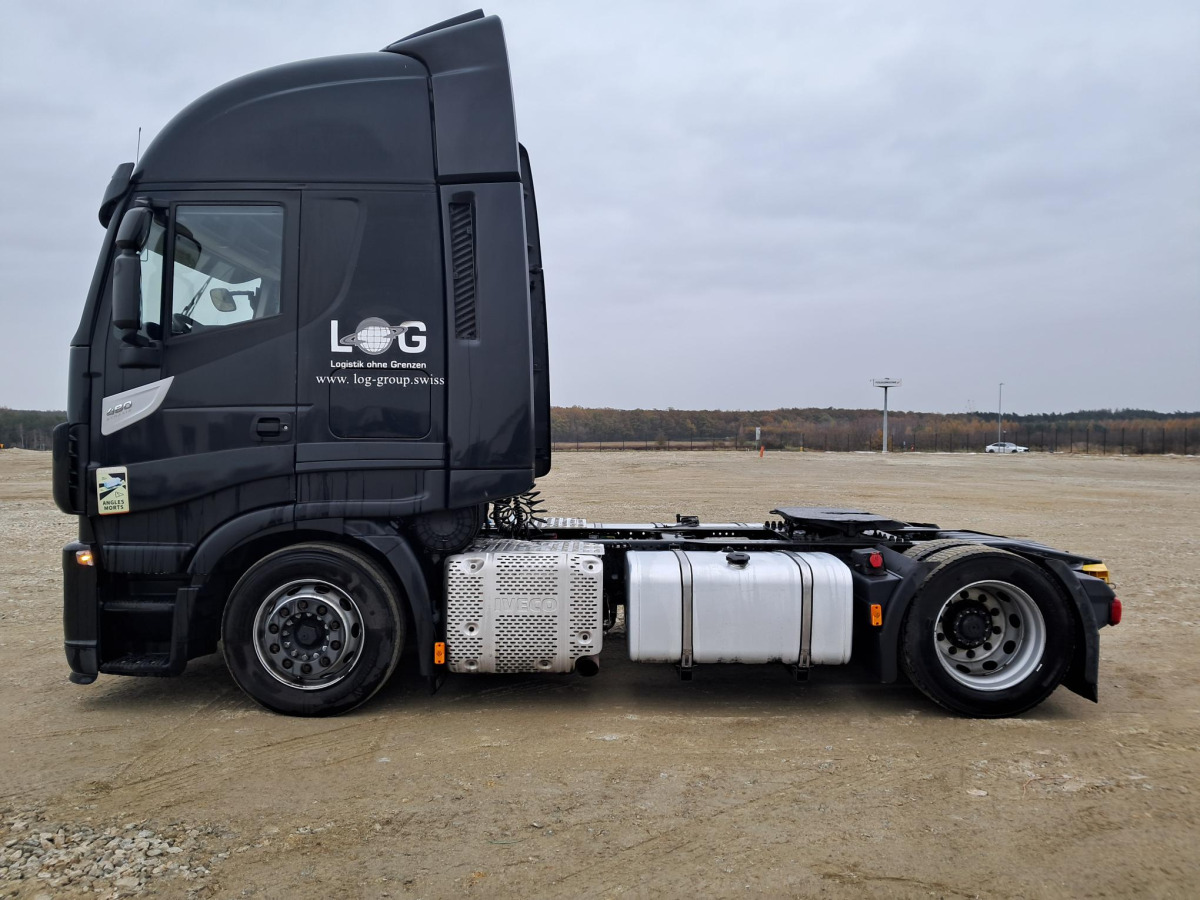 IVECO AS440T CIĄGNIK SIODŁOWY - Sattelzugmaschine: das Bild 4 IVECO AS440T CIĄGNIK SIODŁOWY - Sattelzugmaschine: das Bild 4