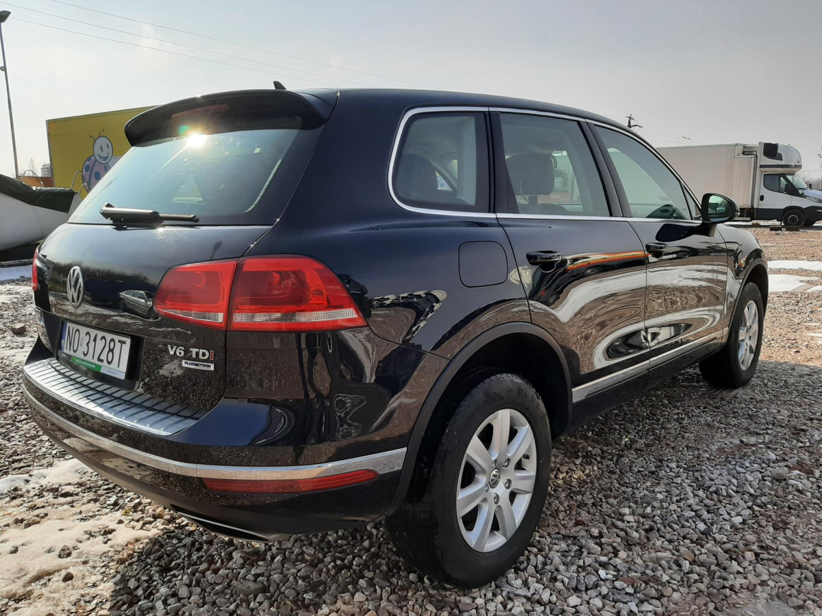 VOLKSWAGEN TOUAREG SUV - SUV/ Geländewagen: das Bild 4 VOLKSWAGEN TOUAREG SUV - SUV/ Geländewagen: das Bild 4