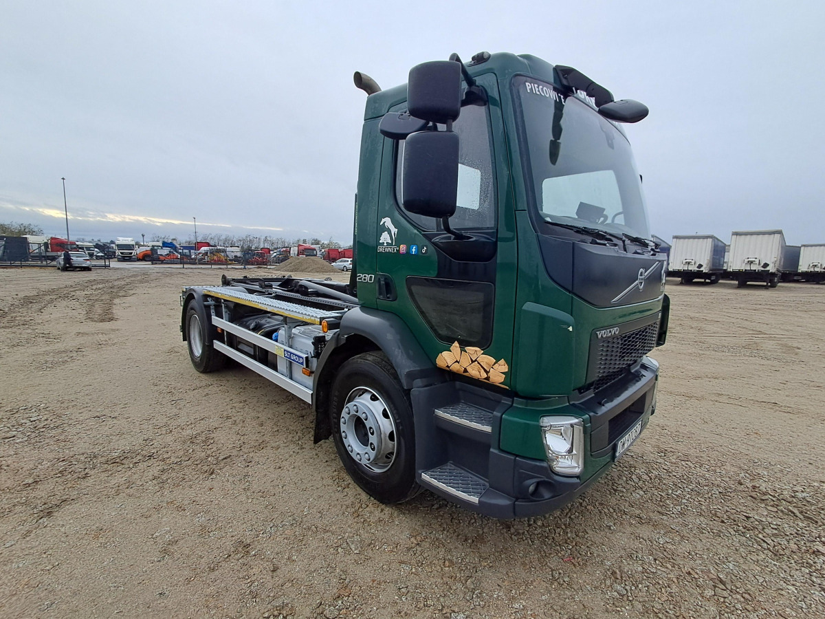 VOLVO FL - Abrollkipper: das Bild 1 VOLVO FL - Abrollkipper: das Bild 1