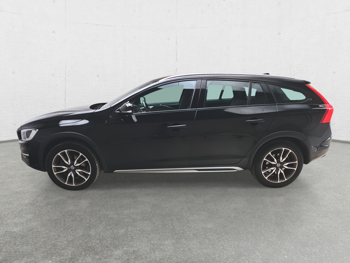 PKW VOLVO V60 CROSS COUNTRY KOMBI: das Bild 9